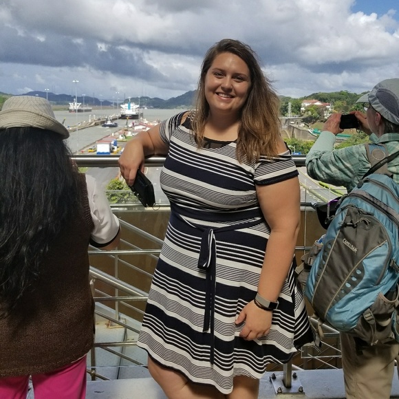 Meet your Posher, Karissa - Picture 2 of 2